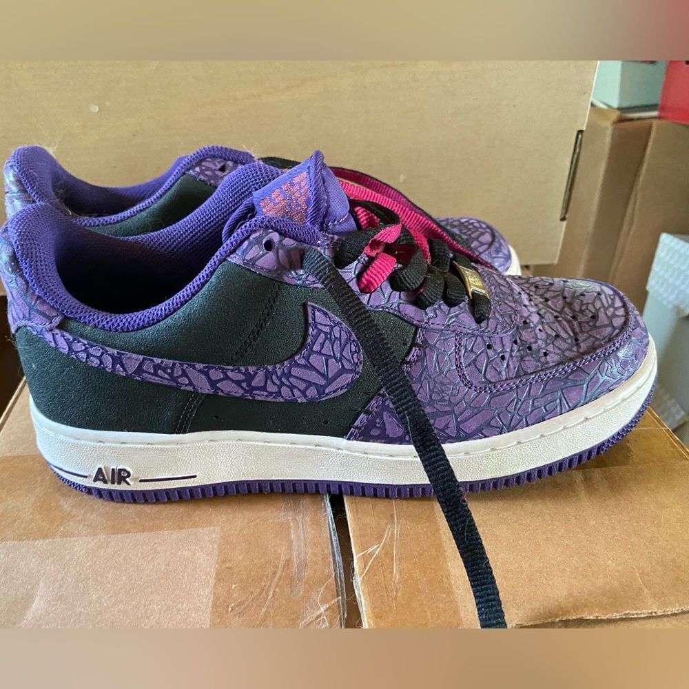 COPY - Nike Air Force 1 purple cracklin shoes - really good shape.  Mens 7.5
